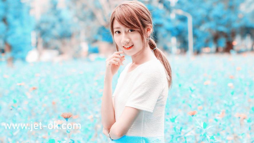 我操美女老师的逼的相关介绍