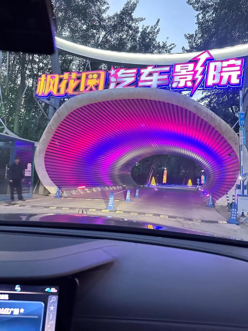 黑人和亚洲女人av的相关介绍