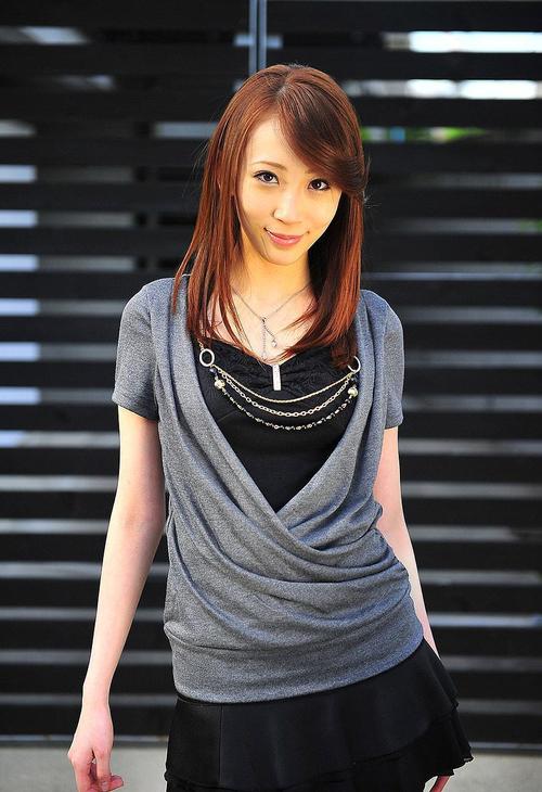 爆操白美女的相关介绍