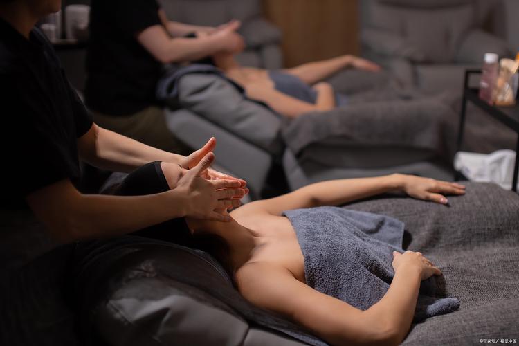 18岁女孩乳房的相关介绍