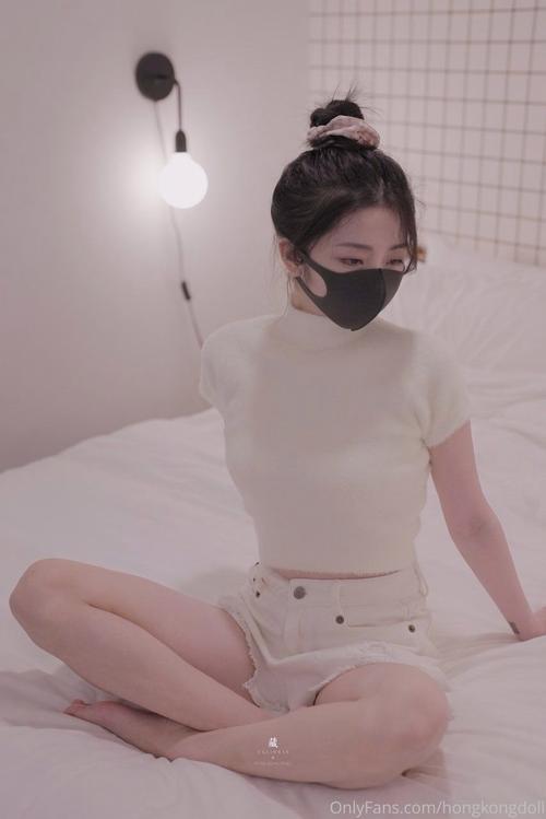 美女脱18以下禁止看尿口视频的相关介绍