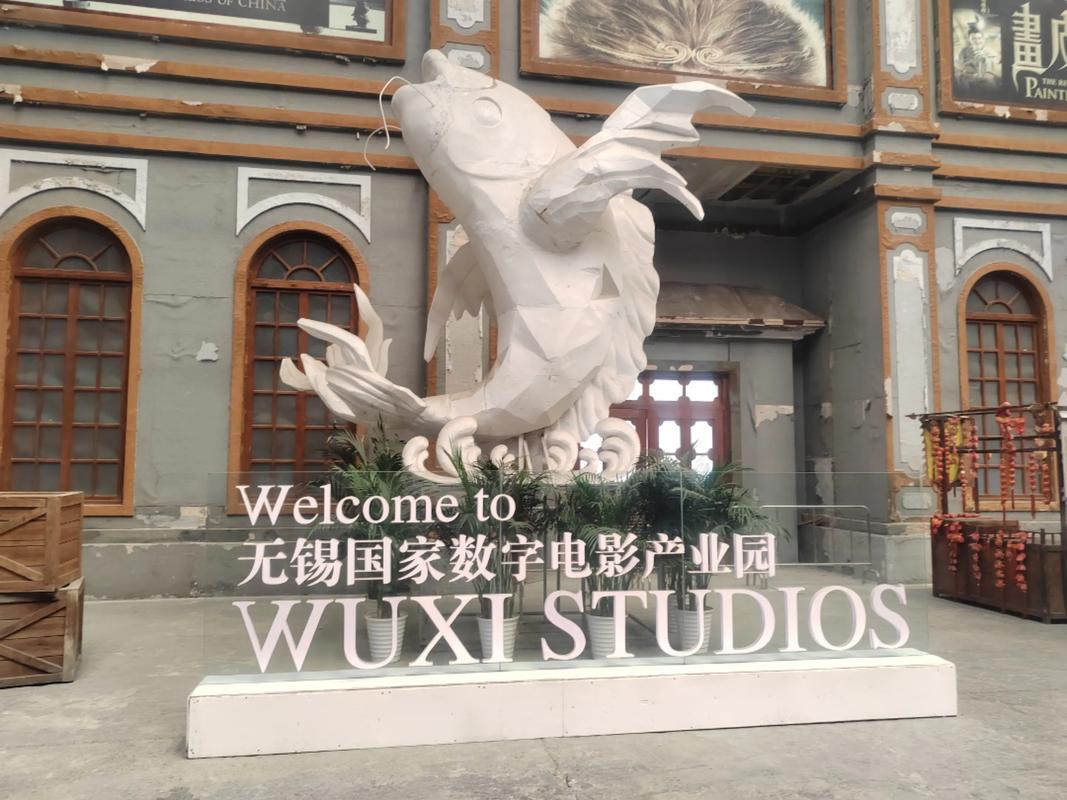美女穿白丝袜操的相关介绍