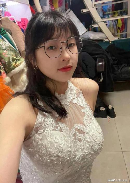 美女被人操出白浆的相关介绍