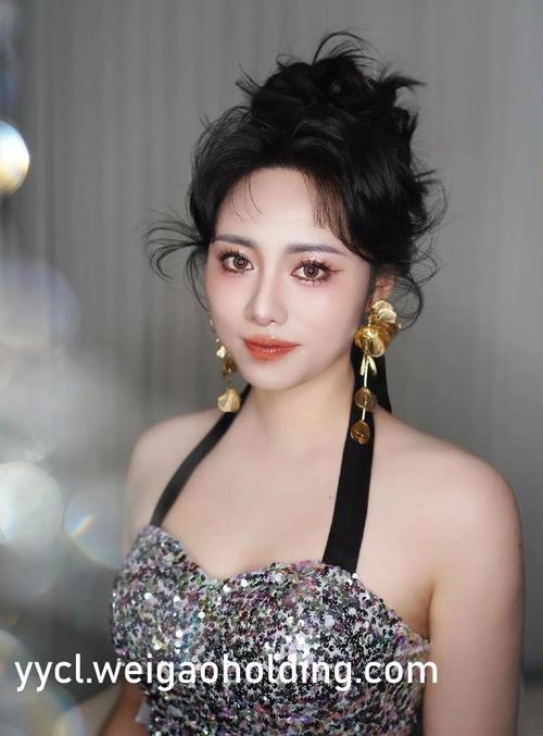美女被劈腿操出白浆的相关介绍