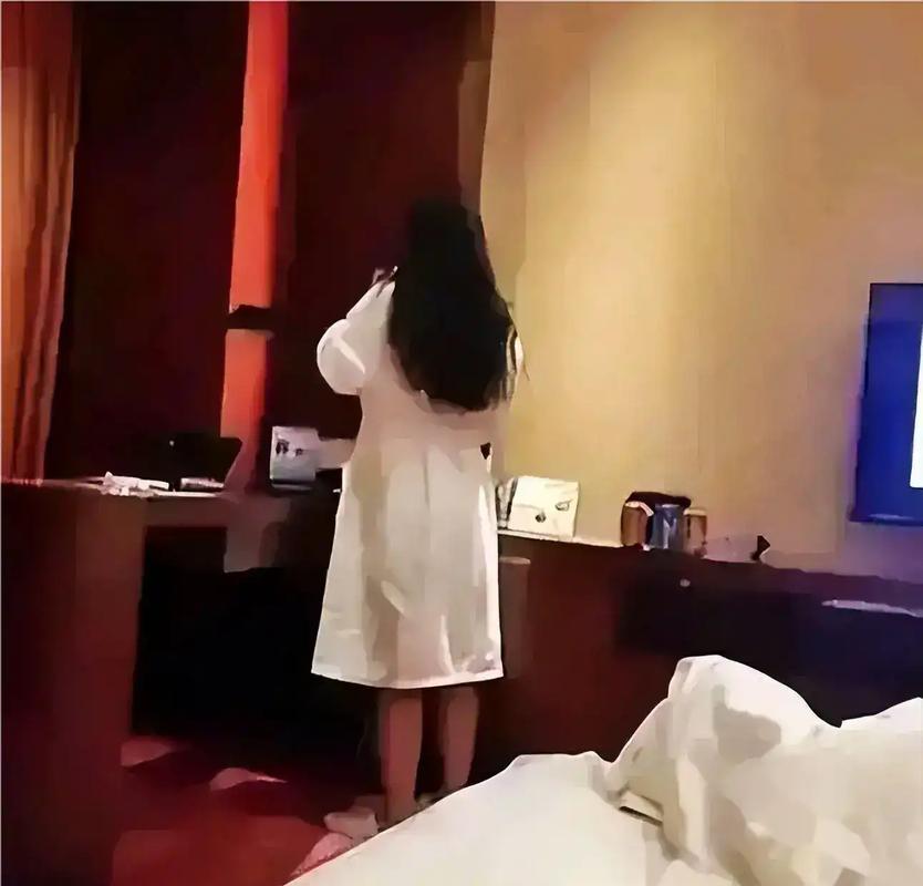 玩弄小屁股菊眼张开h77的相关介绍