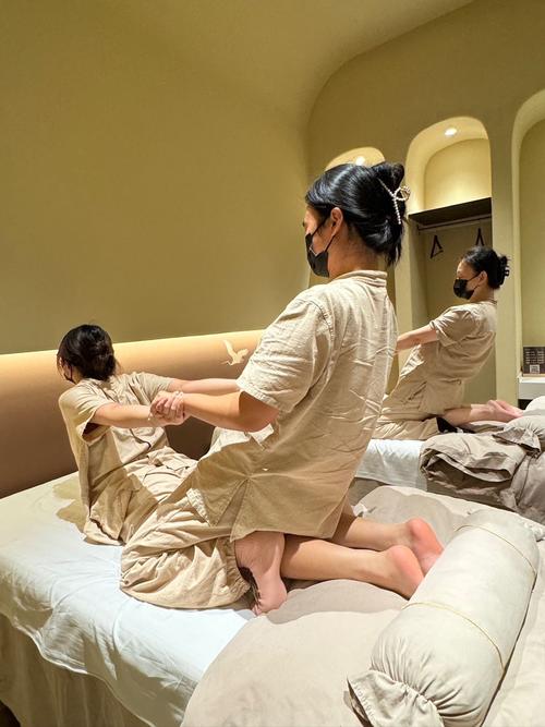 诱惑人妻欧美一区在线的相关介绍