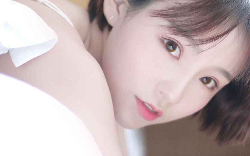 抬起双腿操的美女白浆流视频的相关介绍