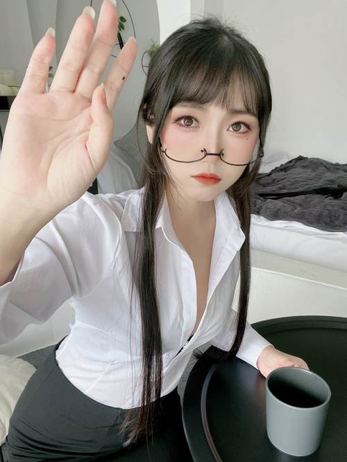 淫片美女av的相关介绍