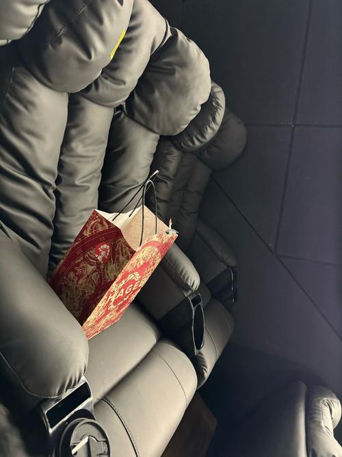 盗摄胖男酒店啪啪人妻的相关介绍