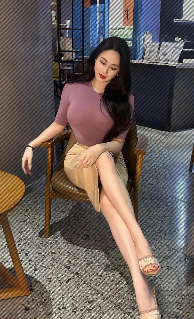 少妇性av的相关介绍