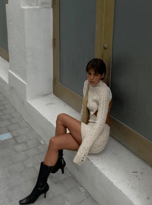 欧美人妻在线综合的相关介绍
