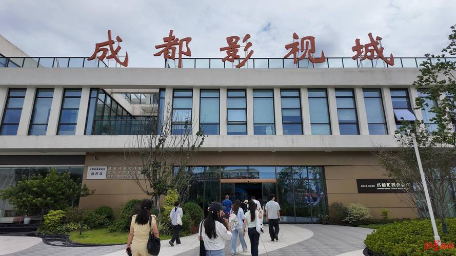 亚洲二区少妇的相关介绍