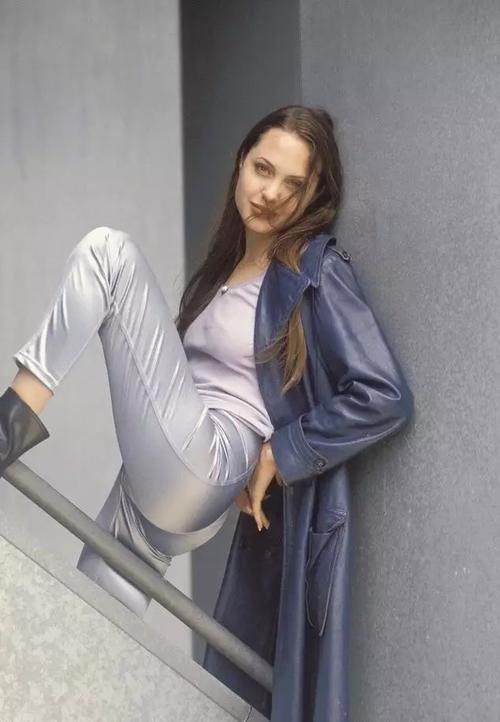 把老女人操出白浆的相关介绍