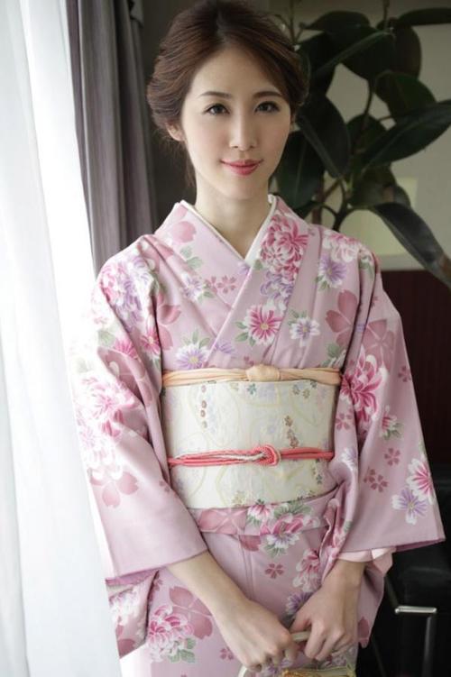 久操大屁股女人av的相关介绍