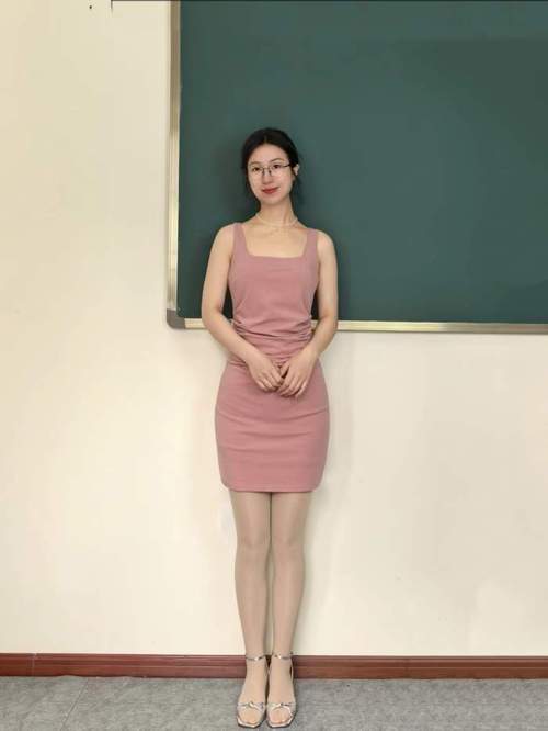操她老师骚的相关介绍