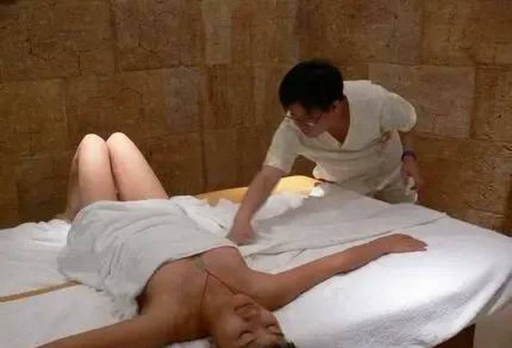 黄色电影院的相关介绍