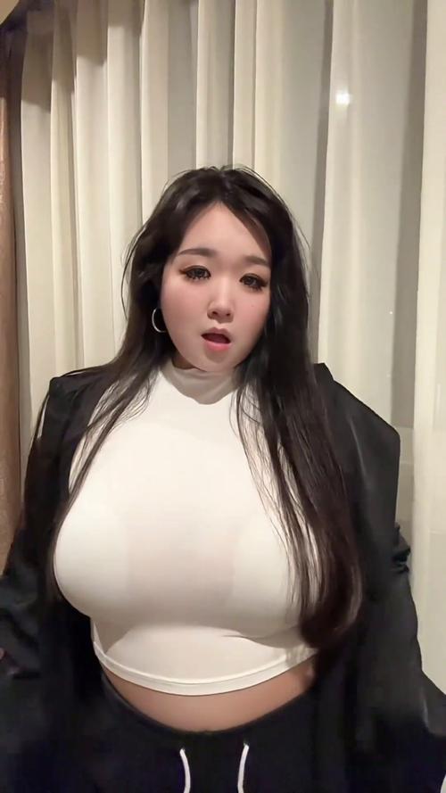 美女av一级片的相关介绍